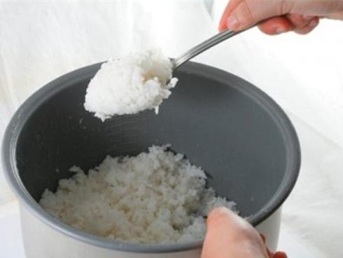 3 kiểu bữa tối nguy hiểm đang âm thầm 'ăn mòn' sức khỏe của gia đình bạn từng ngày!