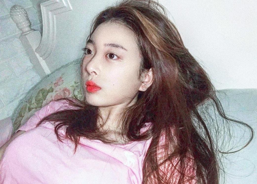 Cô gái Hàn được ví như chị em song sinh thất lạc của Sulli vì giống thần tượng đến 99%-7