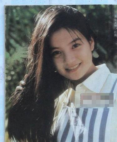 Lần đầu tiên cách cách Triệu Vy công khai ảnh chụp với cha mẹ ruột-8