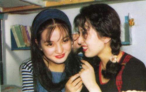 Lần đầu tiên cách cách Triệu Vy công khai ảnh chụp với cha mẹ ruột-9