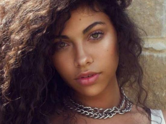 Nghi vấn thần tượng da màu đầu tiên của Kpop bị công ty quỵt lương