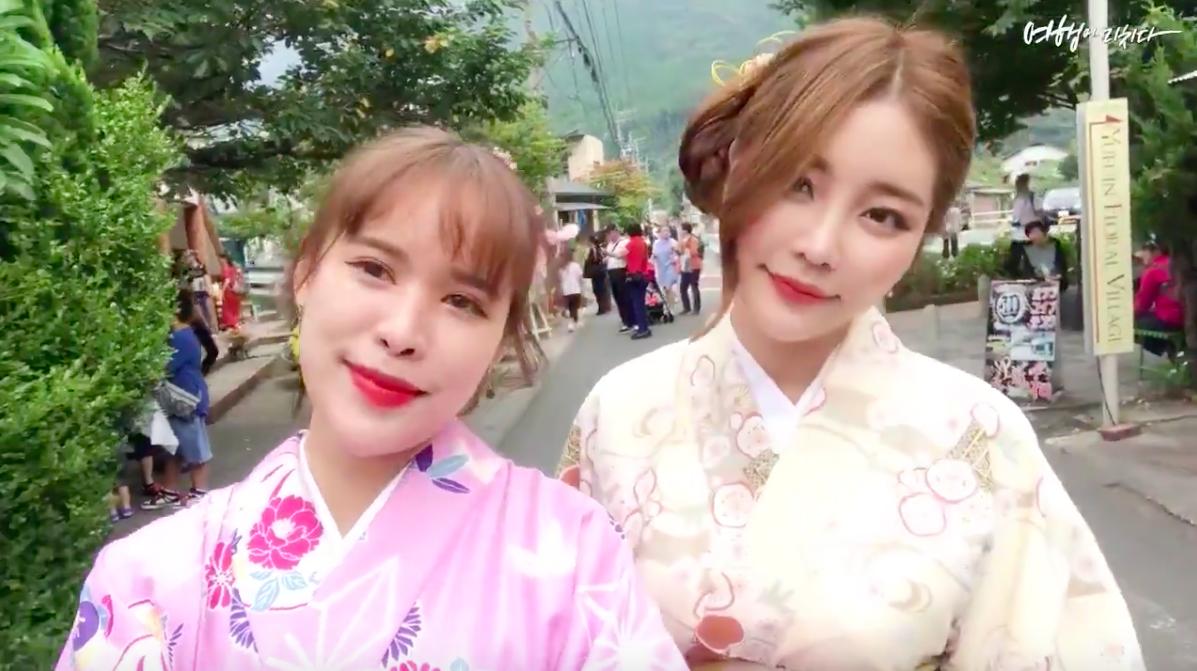 Clip siêu xinh xắn của 2 cô bạn Hàn Quốc đi du lịch cùng nhau: Thôi, cần bạn trai làm gì!-1