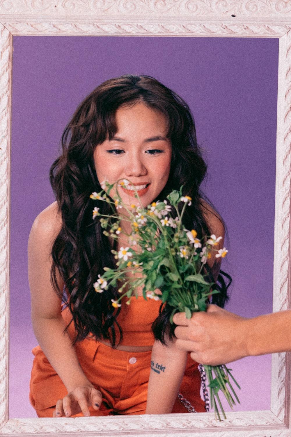 Chẳng cần hàng hiệu tiền tỷ, Phương Ly vẫn nhận cơn mưa lời khen về trang phục trong MV mới-6