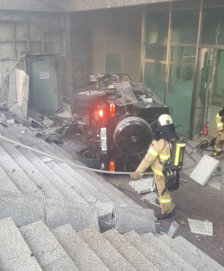 Hàng loạt sự kiện giải trí tại Hàn Quốc tạm dừng để tưởng nhớ nam diễn viên Reply 1988-1