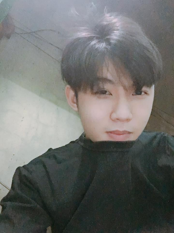 Cậu bạn được mệnh danh nam thần thịt sườn với clip quay lén khi đang ăn cực đáng yêu-2