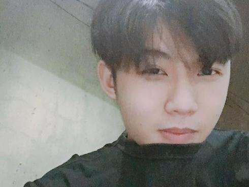 Cậu bạn được mệnh danh 'nam thần thịt sườn' với clip quay lén khi đang ăn cực đáng yêu