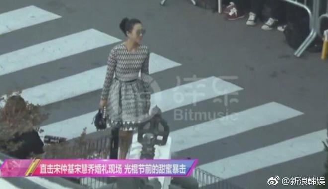 Chương Tử Di là khách mời đầu tiên có mặt tại lễ cưới-1