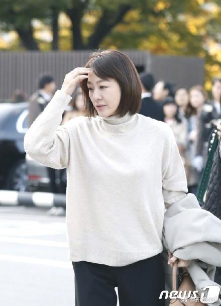 Yoo Ah In và nam diễn viên Đảo địa ngục có mặt tại hôn lễ-3