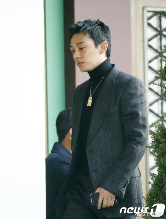 Yoo Ah In và nam diễn viên Đảo địa ngục có mặt tại hôn lễ-1