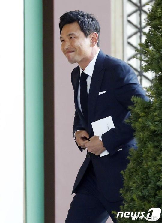 Yoo Ah In và nam diễn viên Đảo địa ngục có mặt tại hôn lễ-2