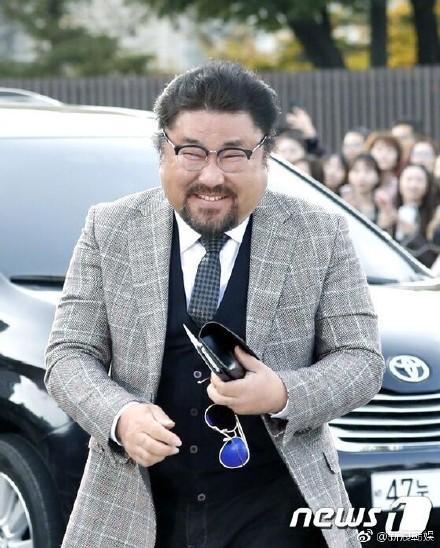 Người đẹp Hậu duệ mặt trời Kim Ji Won xuất hiện-2