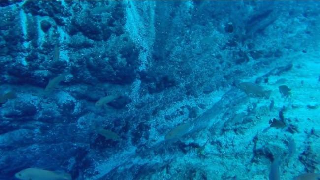 Bí mật ẩn chứa bên trong dòng sông không nguồn có màu xanh lạ kỳ-3