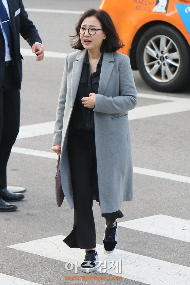 Biên kịch Hậu duệ mặt trời cũng có mặt-1