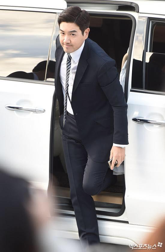 Biên kịch Hậu duệ mặt trời cũng có mặt-5