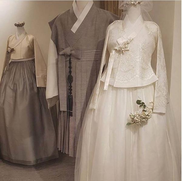 Tiết lộ hình ảnh đầu tiên về hanbok truyền thống tuyệt đẹp của cô dâu Song Hye Kyo trong ngày cưới-4