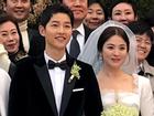Sao Hàn 31/10: Song Hye Kyo ném 4 lần hoa cưới trong hôn lễ