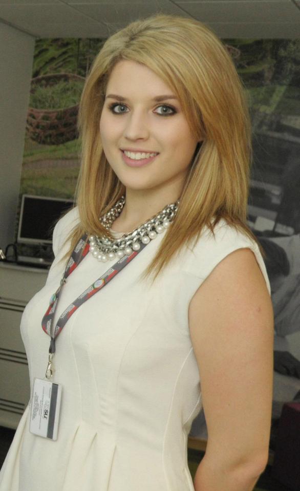 Không xé quần áo, không cắt tóc, đây là màn trả thù quá khủng khiếp người phụ nữ này dành cho tình địch xinh đẹp-2