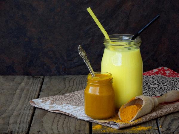 8 lợi ích tuyệt vời nhờ việc uống đều đặn 1 cốc sữa nghệ trong 1-2 tuần-1