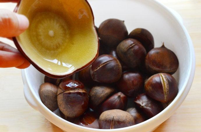 Mùa đông lạnh mà có hạt dẻ nướng nóng hổi ngọt bùi ăn là số một!-5