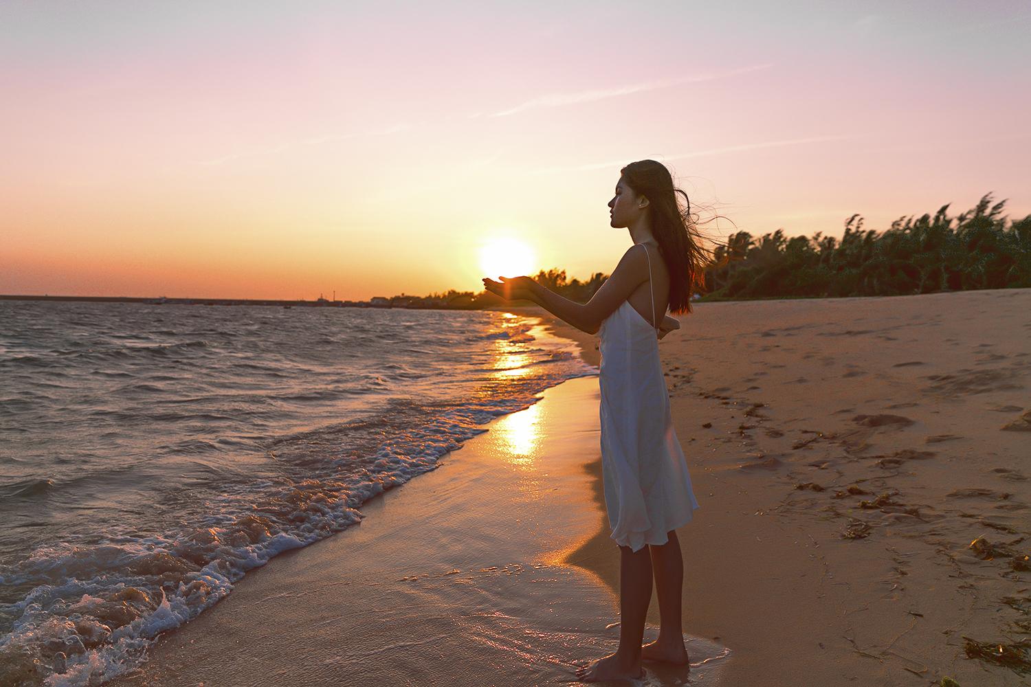 Thùy Dung chứng minh không quên hình ảnh quốc gia trong clip giới thiệu Hoa hậu Quốc Tế 2017-4