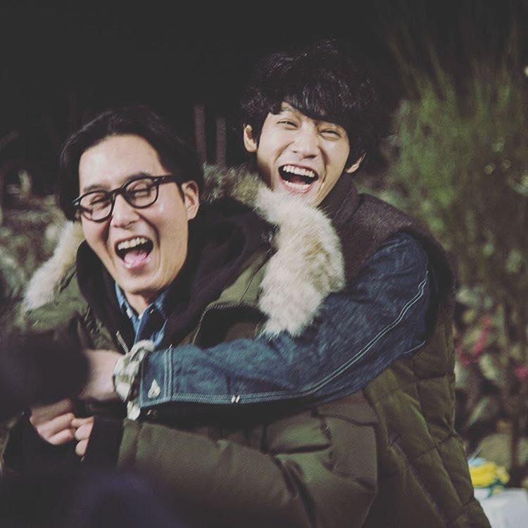 Ngôi sao Hương mùa hè bần thần khi đến tang lễ nam diễn viên Reply 1988-2