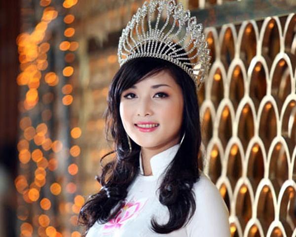 Những hoa hậu tự trả vương miện gây tranh cãi nhất showbiz Việt-4