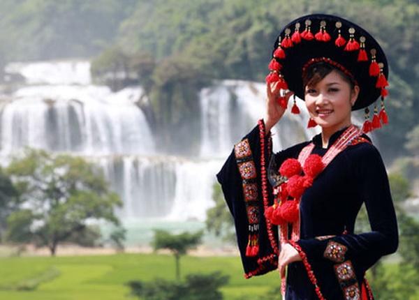 Những hoa hậu tự trả vương miện gây tranh cãi nhất showbiz Việt-5