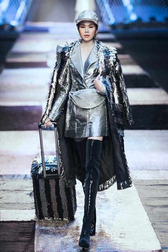 Thanh Hằng- Công Trí gây náo loạn với trang phục công sở-2