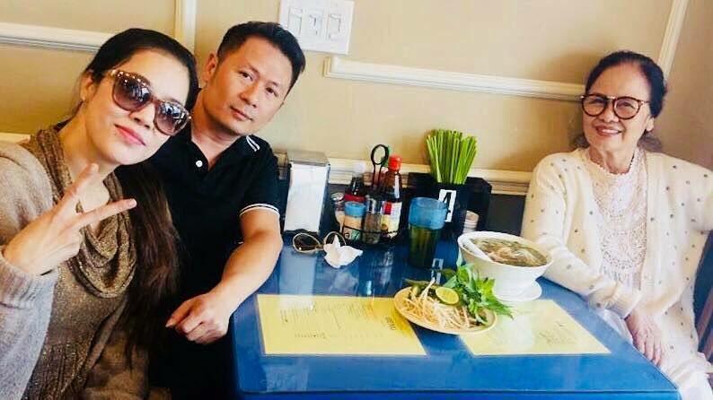 Tin sao Việt 1/11: Bỏ ngoài tai mọi công kích, hoa hậu Lê Âu Ngân Anh hào hứng với công việc mới-7