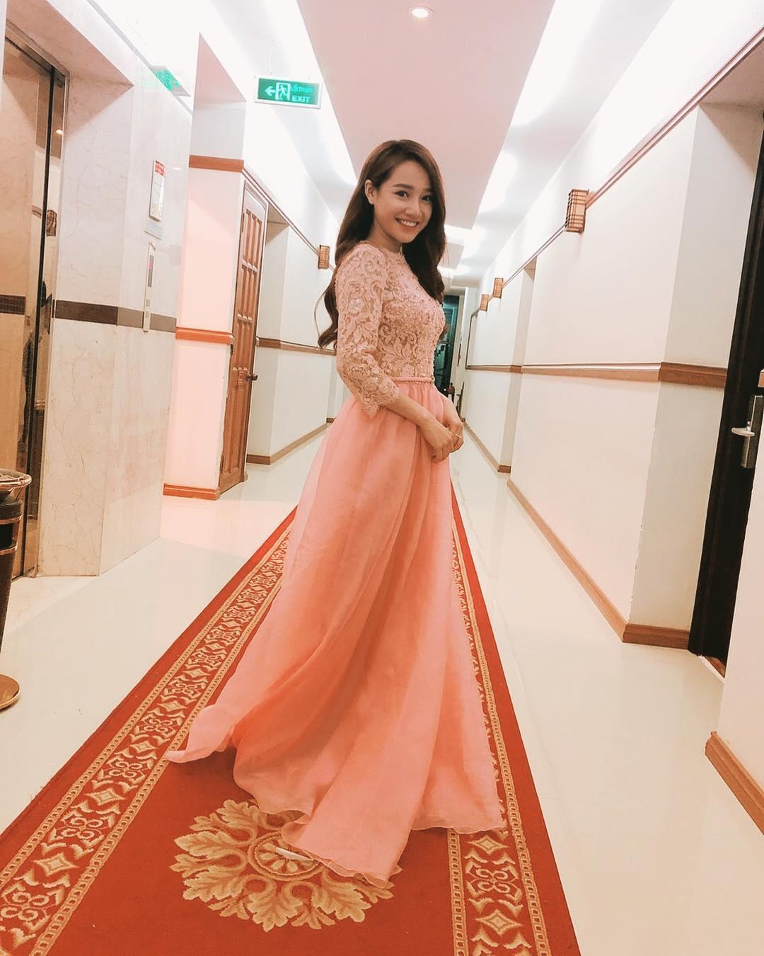 Tin sao Việt 1/11: Bỏ ngoài tai mọi công kích, hoa hậu Lê Âu Ngân Anh hào hứng với công việc mới-8