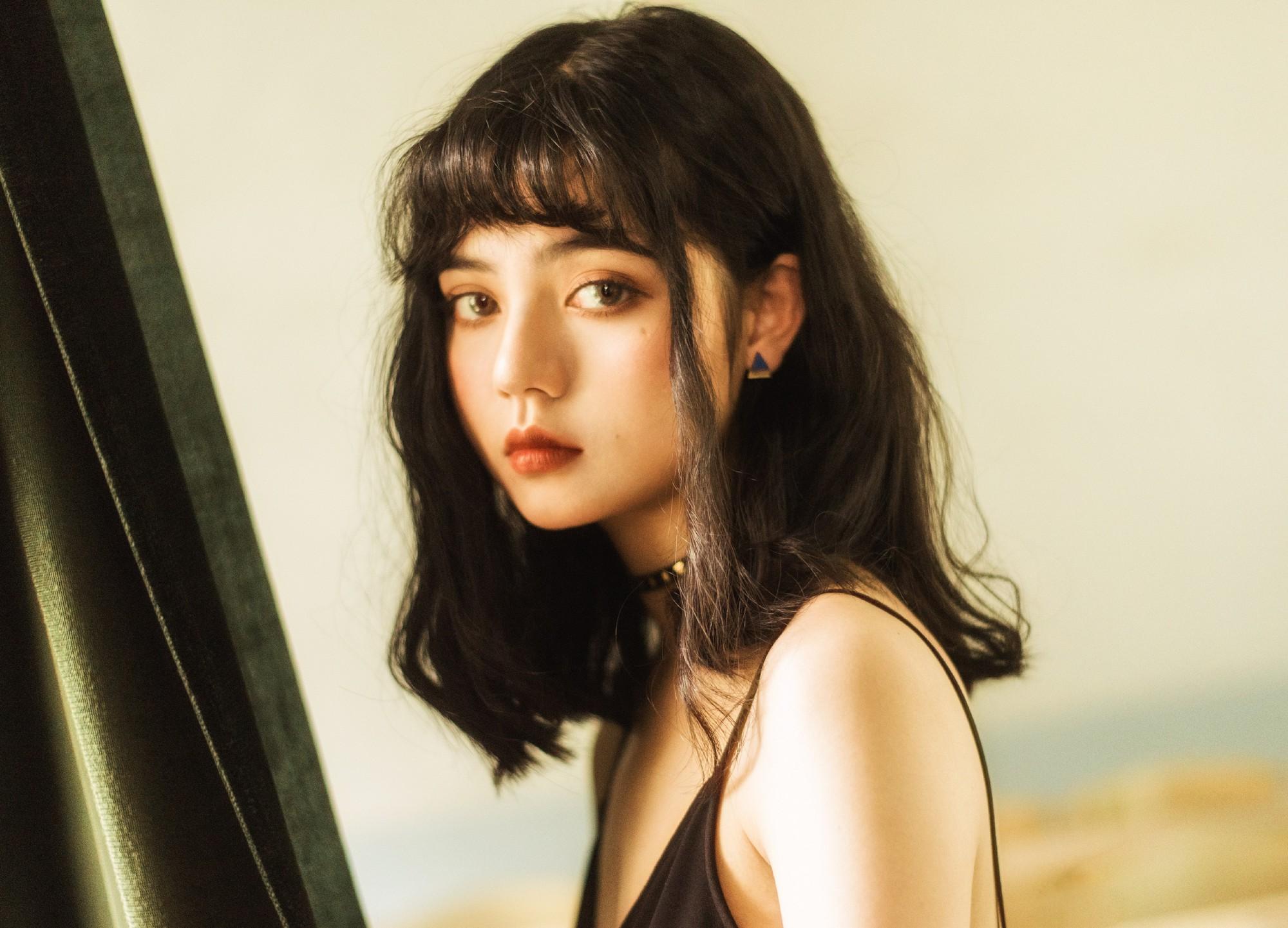 Cả thế giới ra mà xem con gái nhà người ta, mắt to long lanh, mặt xinh hết phần thiên hạ-9