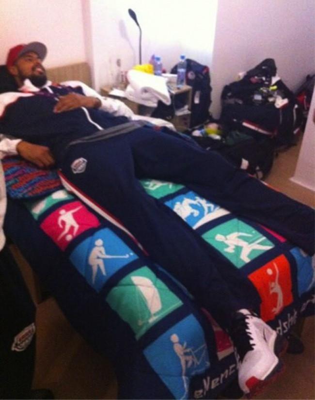 10 nỗi khổ đến phát hờn của người cao mà hội chân ngắn không bao giờ có thể thấu hiểu-7