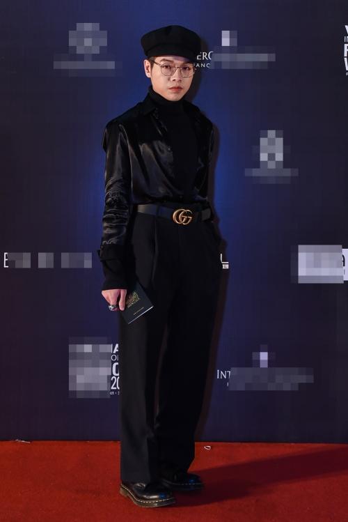 Võ Hoàng Yến hóa bá tước kiêu kì - Angela Phương Trinh dát trang sức 2,5 tỷ nổi bật thảm đỏ-5