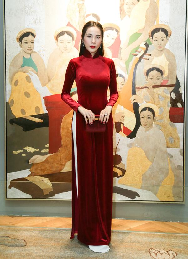 Võ Hoàng Yến hóa bá tước kiêu kì - Angela Phương Trinh dát trang sức 2,5 tỷ nổi bật thảm đỏ-11