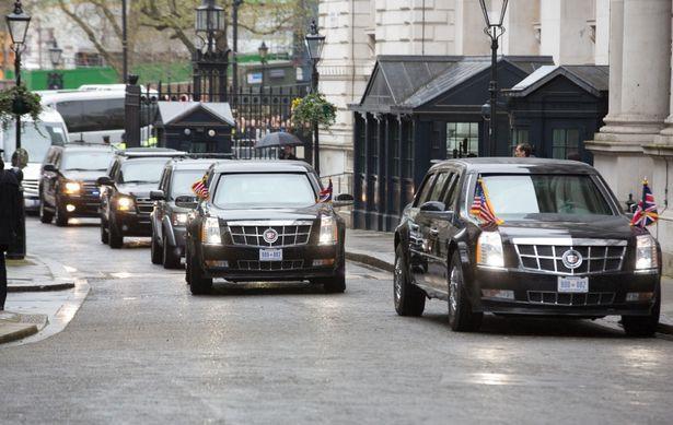 Đoàn tháp tùng hùng hậu bảo vệ tổng thống Mỹ-11