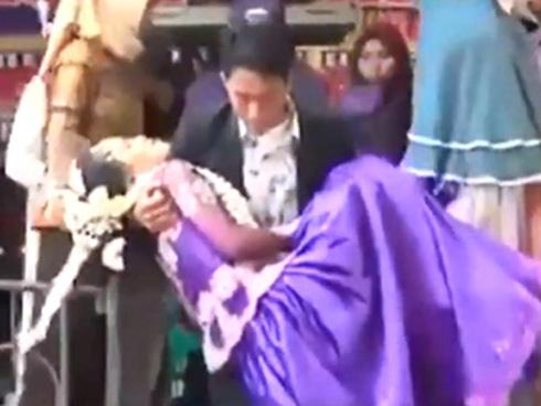 Phải lấy người không yêu, cô dâu khóc đến ngất trong đám cưới