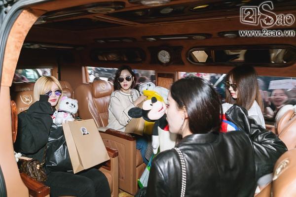 100 bảo vệ giúp T-ara an toàn thoát khỏi vòng vây fan Việt-12