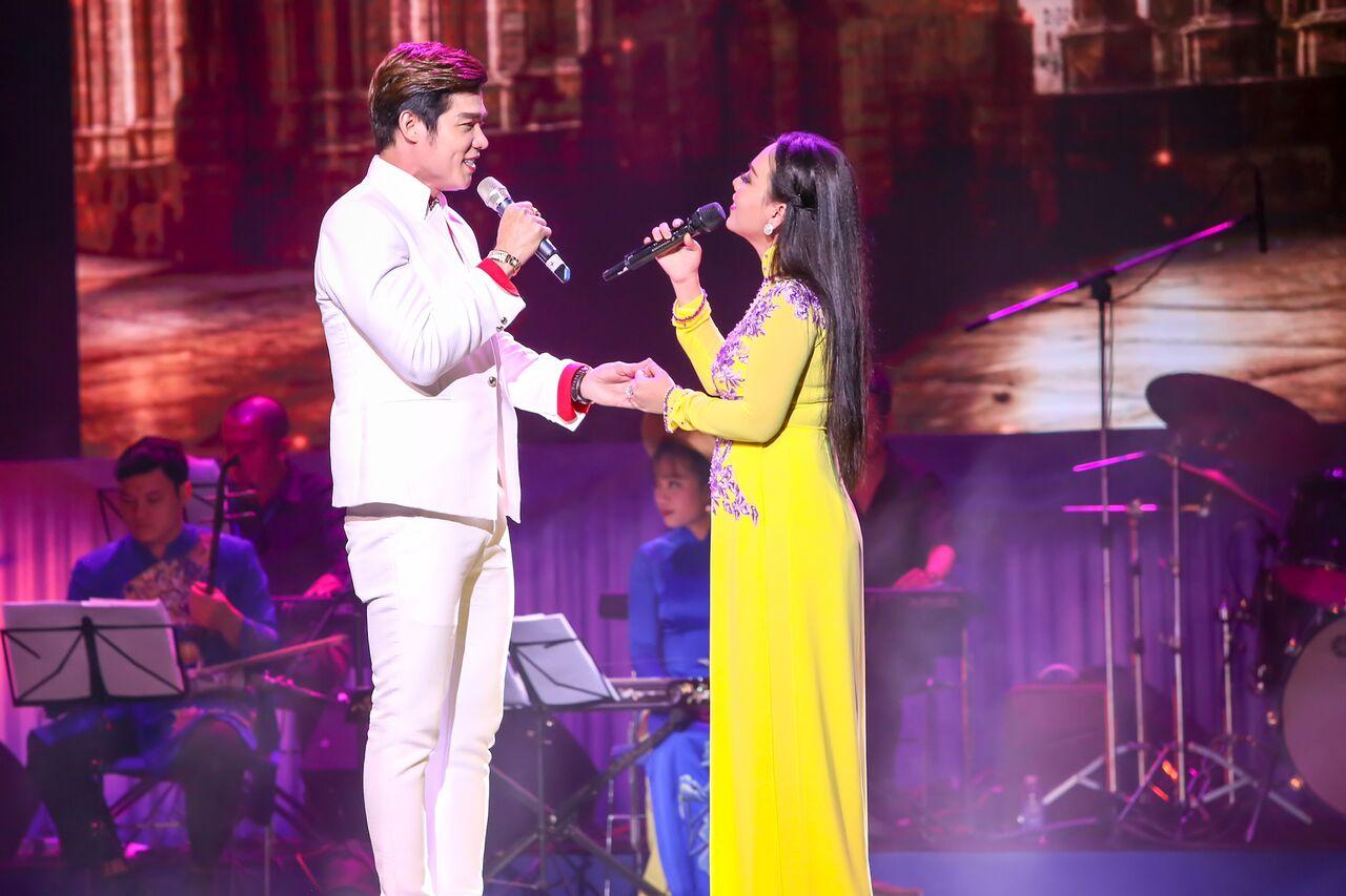 Chế Linh: Mỗi lần tôi xin hôn người tặng hoa, họ thường đi luôn không quay đầu lại-10