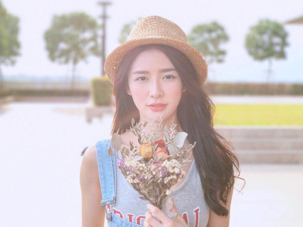 Nụ cười tỏa nắng hút nghìn fan của hot girl đình đám Malaysia-1