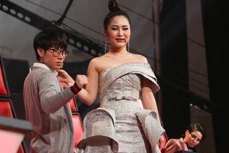 Huấn luyện viên choáng khi thí sinh hát Cô gái đến từ hôm qua theo phong cách cải lương-5