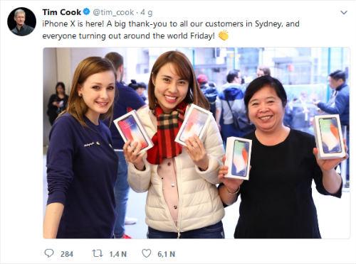 Tim Cook vui mừng chia sẻ ảnh người Việt mua iPhone X-1
