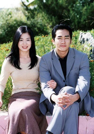 6 người tình tin đồn của Song Hye Kyo: Ai cũng tình duyên viên mãn, chỉ có Jo In Sung vẫn lẻ bóng cô đơn-1