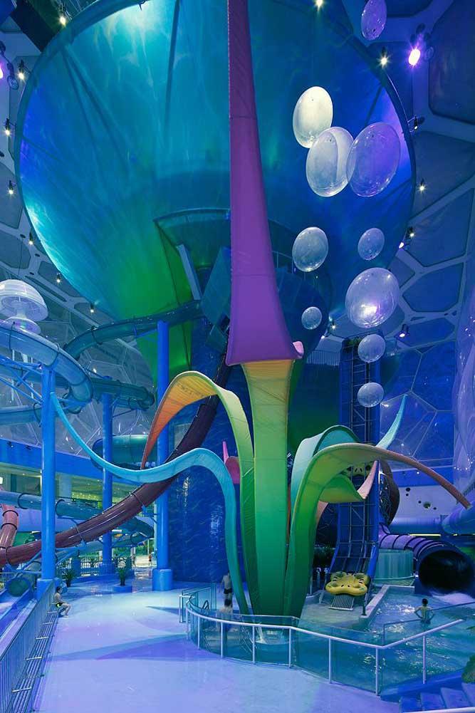 Nhà thi đấu cũ kỹ hóa đại dương đẹp ảo diệu như hành tinh khác-4