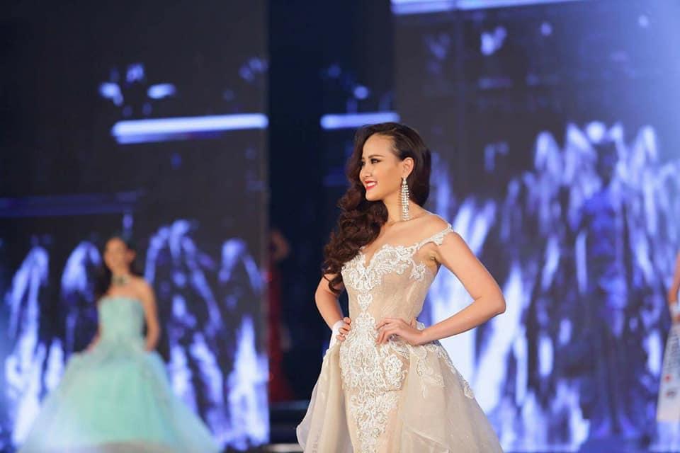 Đi thi trong âm thầm, Khánh Ngân xuất sắc đăng quang Hoa hậu Hoàn cầu 2017-8