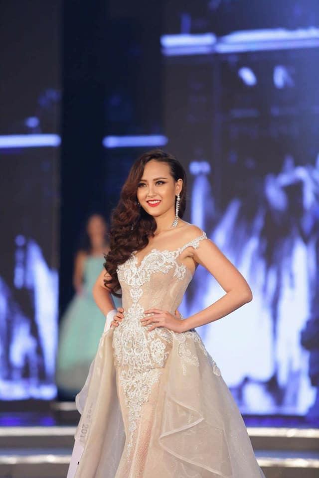 Đi thi trong âm thầm, Khánh Ngân xuất sắc đăng quang Hoa hậu Hoàn cầu 2017-10