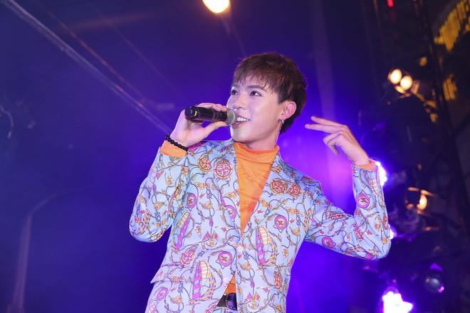 Nào chỉ có Đào Bá Lộc, showbiz Việt còn có Erik cũng nghiện đánh mặt trắng bệch-4