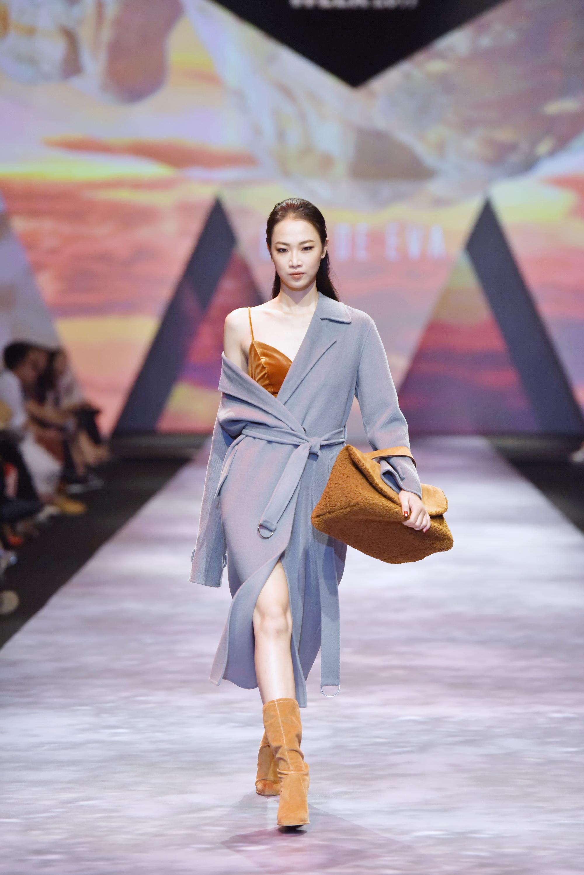 Đêm cuối Vietnam International Fashion Week thất thủ vì quá đông-12