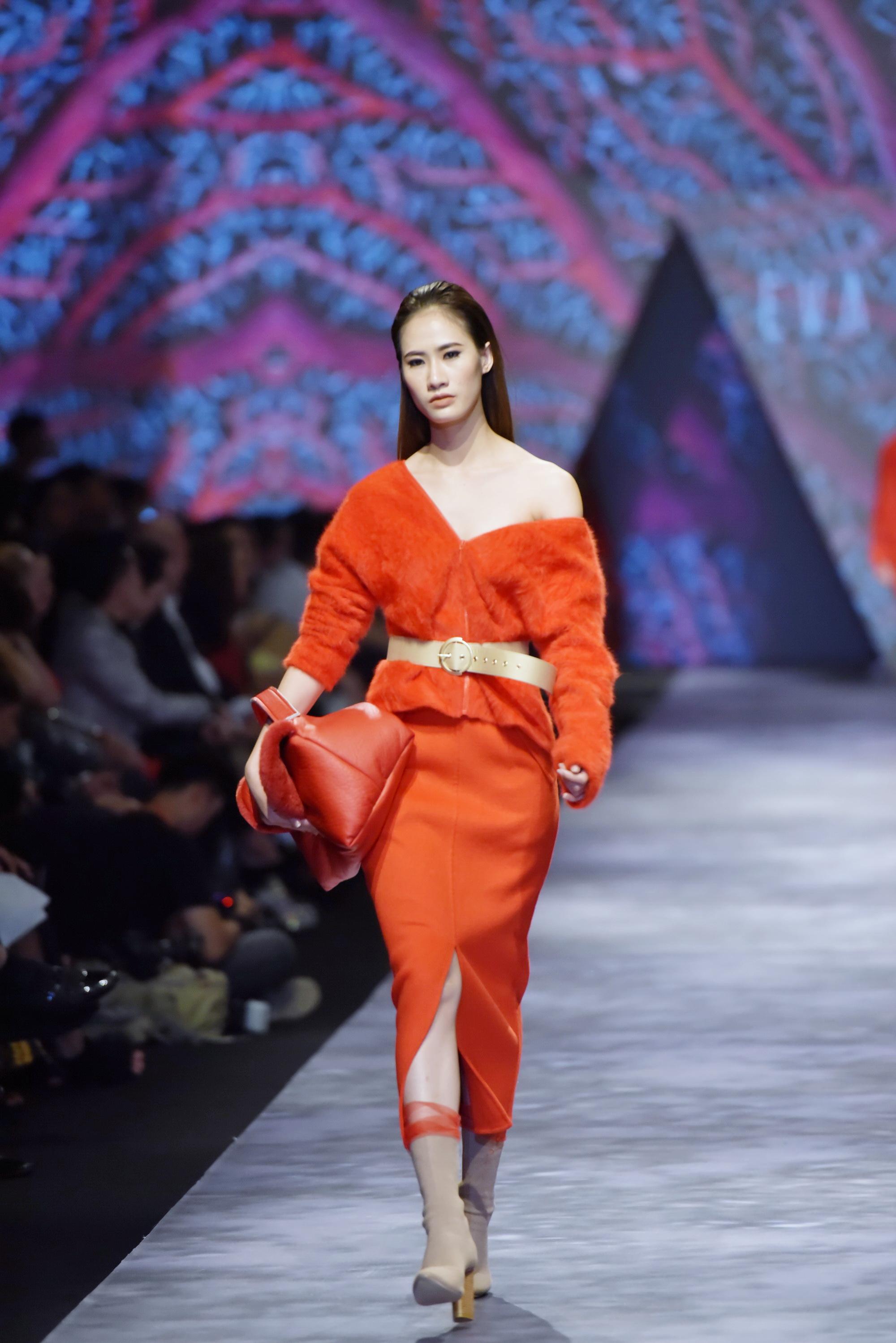 Đêm cuối Vietnam International Fashion Week thất thủ vì quá đông-13