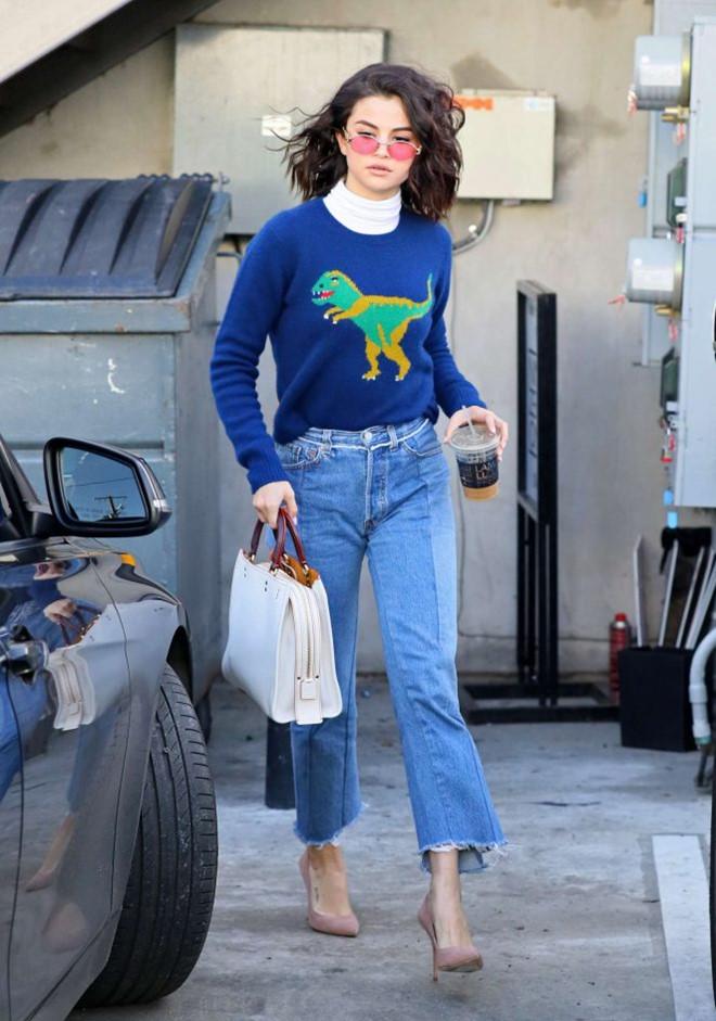 4 cách mặc áo len ngày lạnh của Selena Gomez-3