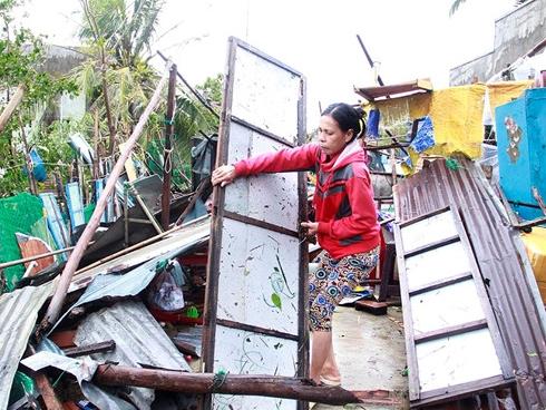 Cảm động cậu bé 12 tuổi bỏ học đi dỡ lạc thuê kiếm tiền chữa bệnh cho mẹ-7